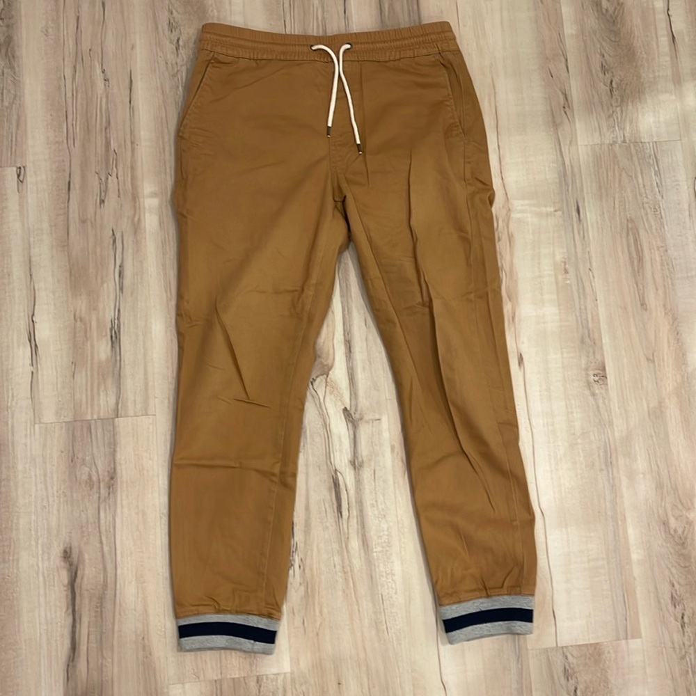 Forever 21 sweatpant chinos in beige size men’s 32
